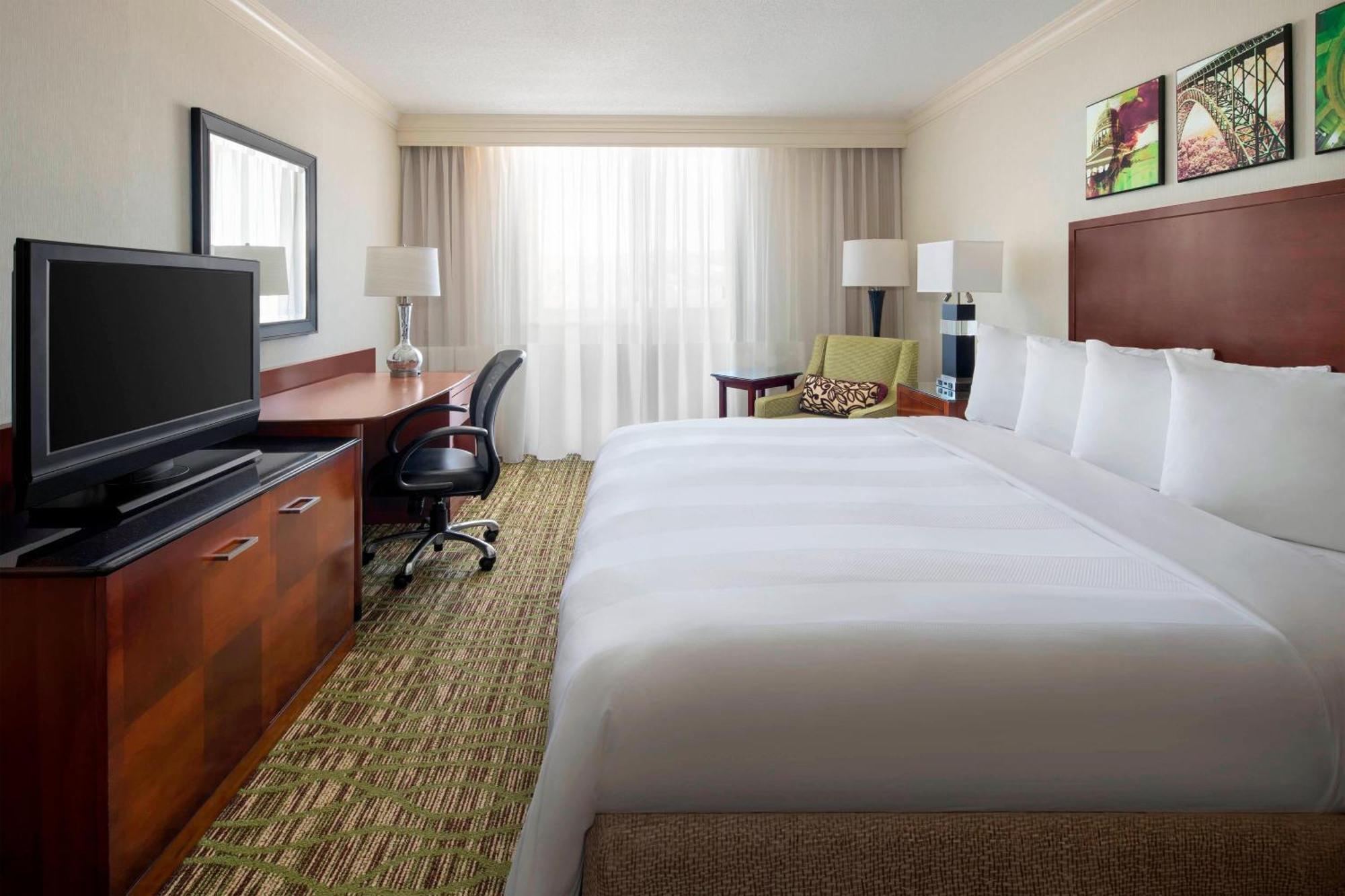 Charleston Marriott Town Center Hotel Екстериор снимка